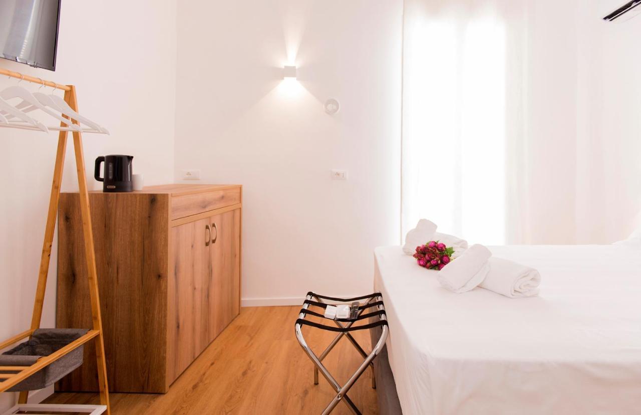 Almami Loft & Rooms Monopoli Bagian luar foto
